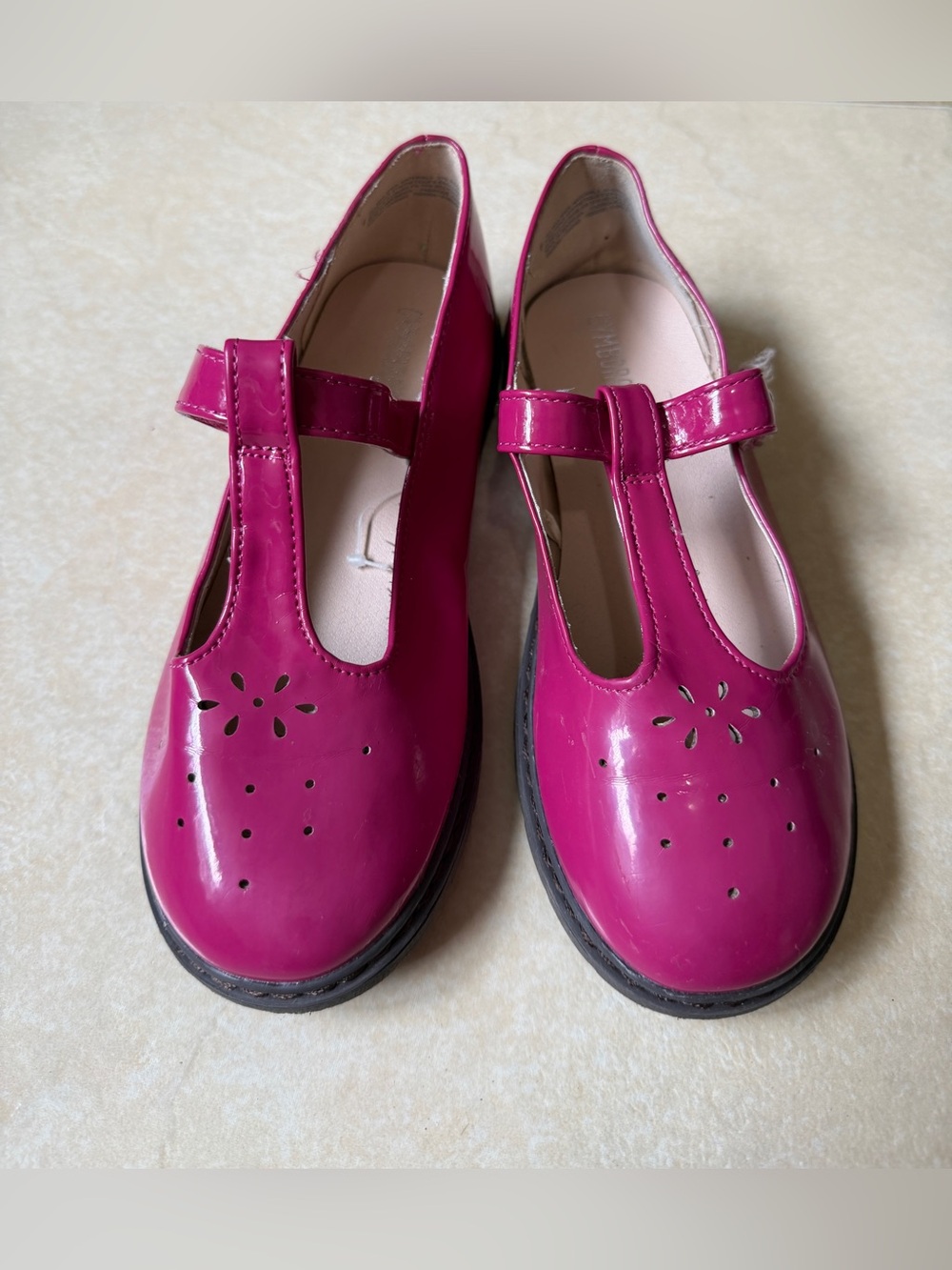 Gymboree Girls Fuchsia Patent T-Strap Mary Jane Shoes Perforated Size 1 Youth